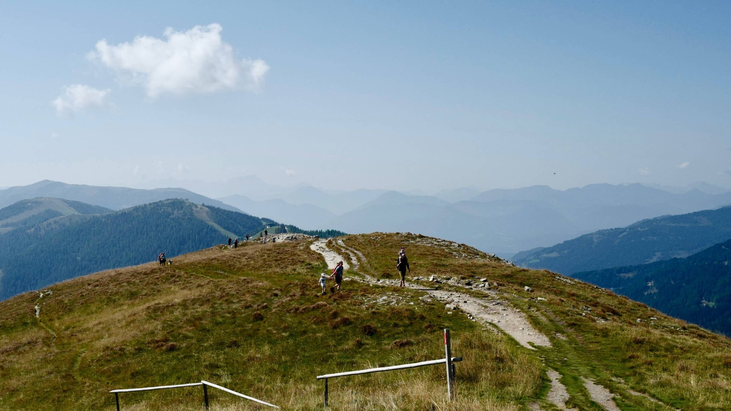 Wanderung über die Brunnachhöhe in St.OswaldFrühlingsurlaub im Mai